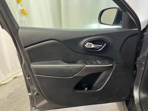 Used 2022 Jeep Cherokee Latitude Lux image 9