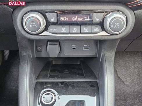 New 2025 Nissan Versa SR w/ Trunk Package image 16