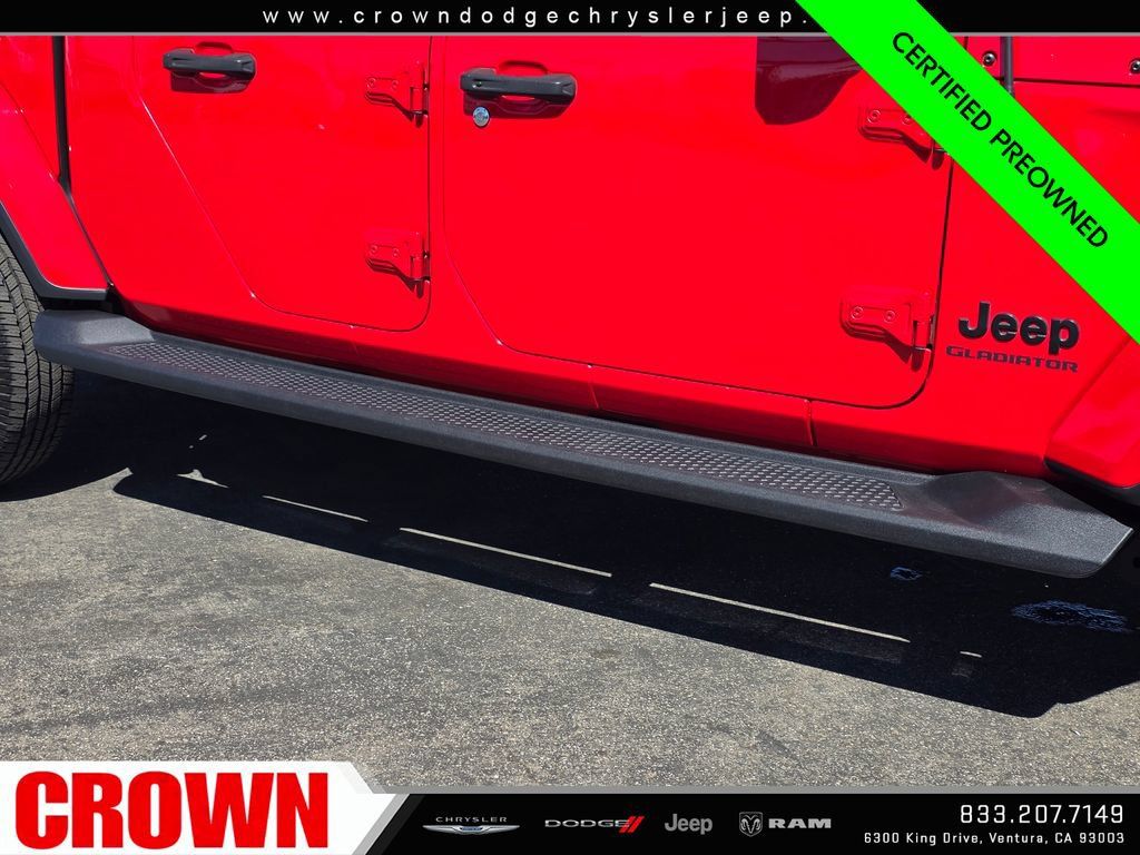 Certified 2022 Jeep Gladiator Sport AWD/4WD image 11