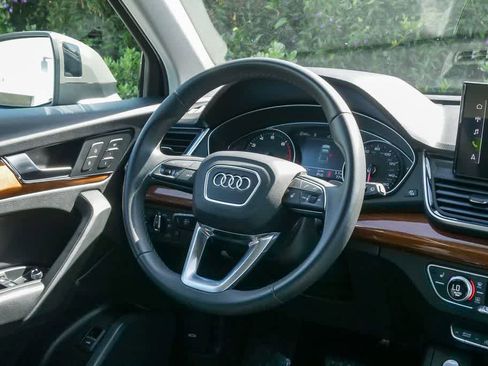 Used 2023 Audi Q5 2.0T Premium w/ Convenience Package image 15