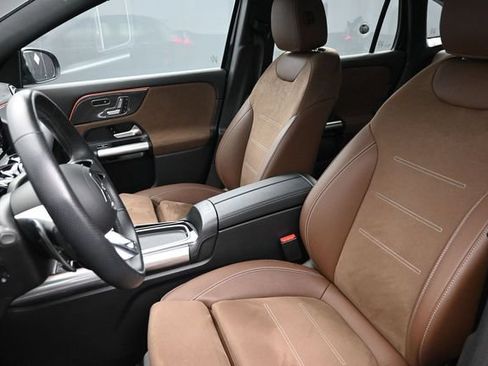 Used 2025 Mercedes-Benz GLA 35 AMG 4MATIC image 18