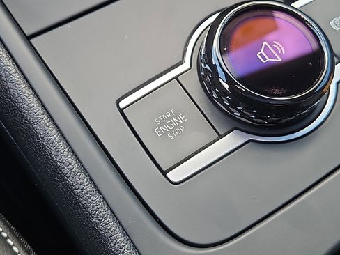 New 2026 Volkswagen Tiguan SE R-Line image 13