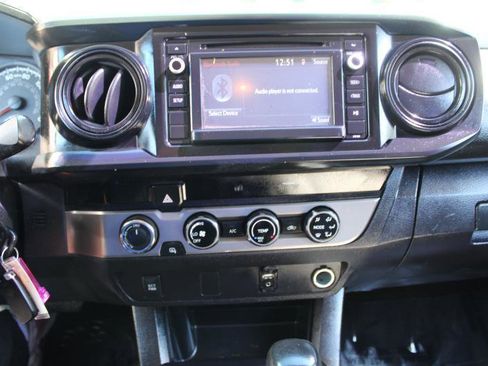 Used 2016 Toyota Tacoma SR image 22