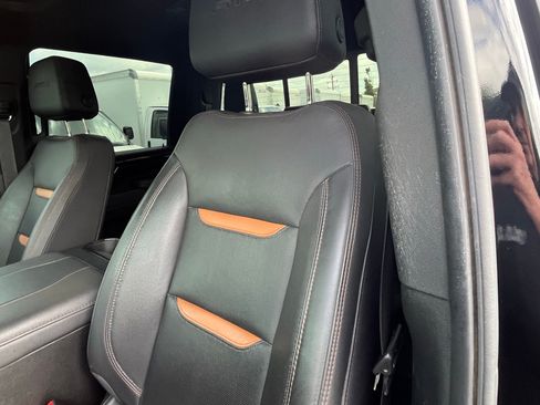 Used 2024 GMC Sierra 2500 AT4 w/ AT4 Premium Plus Package AWD/4WD image 16
