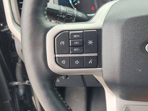 Used 2024 Ford Expedition XLT AWD/4WD image 26