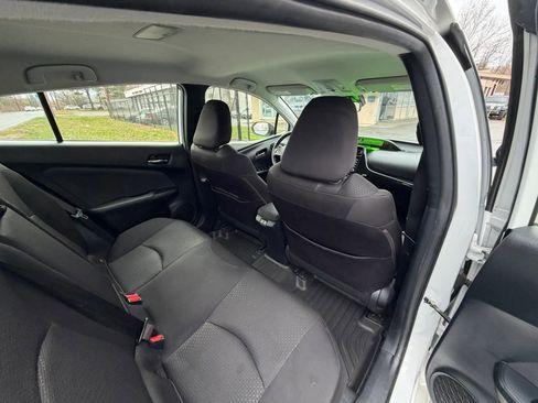 Used 2022 Toyota Prius LE image 15