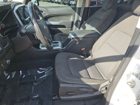 Used 2022 Chevrolet Colorado LT w/ Safety Package image 17