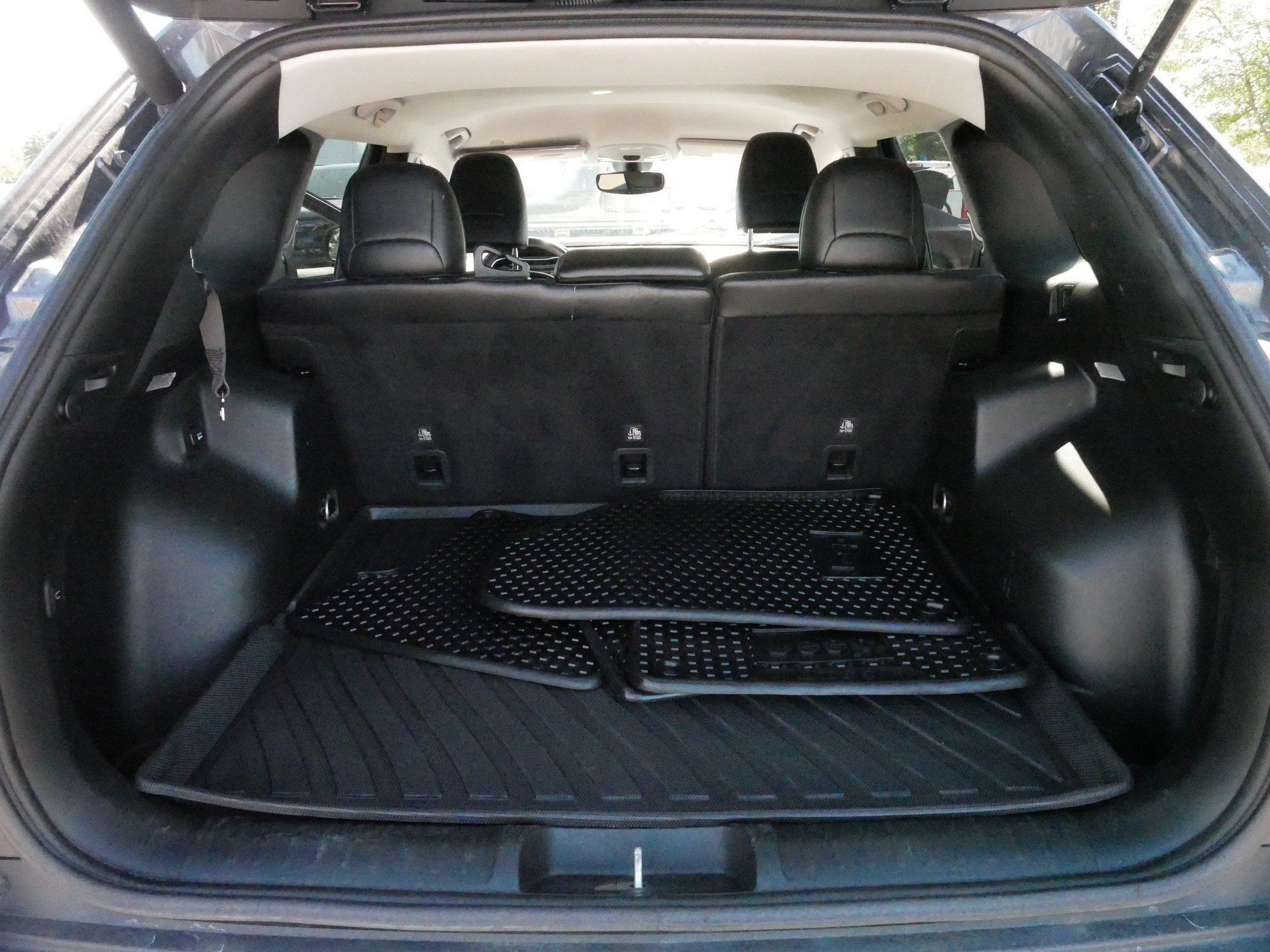 Used 2019 Jeep Cherokee Trailhawk AWD/4WD image 18