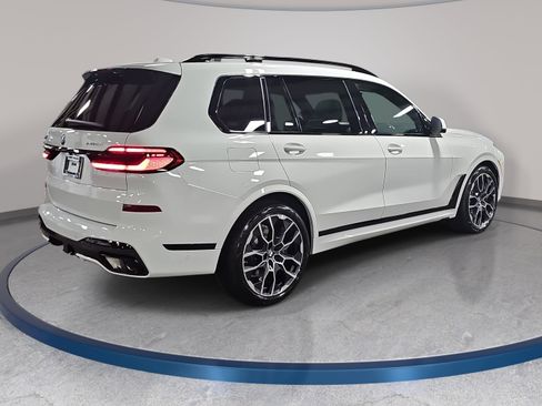 New 2026 BMW X7 xDrive40i w/ M Sport Package image 5