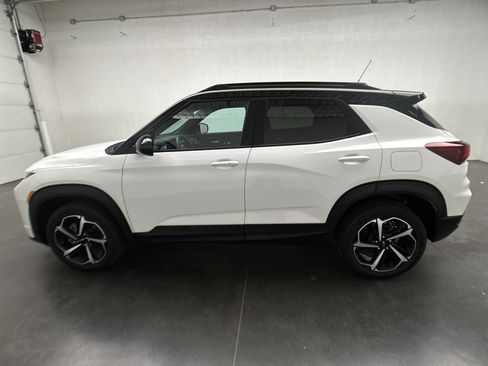 Used 2022 Chevrolet TrailBlazer RS w/ Technology Package AWD/4WD image 39