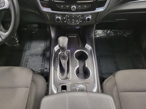 Used 2023 Chevrolet Traverse LT image 17