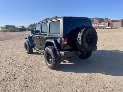 Used 2023 Jeep Wrangler Unlimited Rubicon AWD/4WD image 3