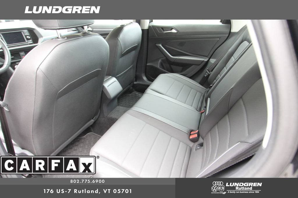 Used 2024 Volkswagen Jetta SE FWD image 11