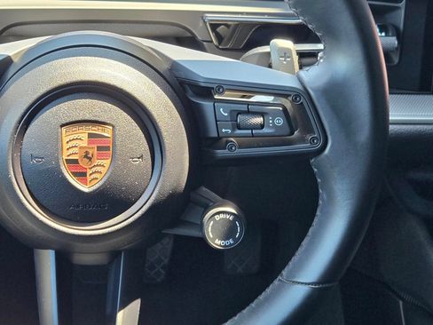 Used 2025 Porsche Cayenne w/ Premium Package AWD/4WD image 17