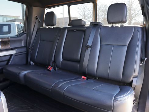 Used 2022 Ford F250 Lariat w/ Black Appearance Package image 10