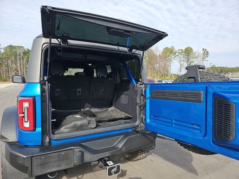 Used 2023 Ford Bronco Wildtrak image 16