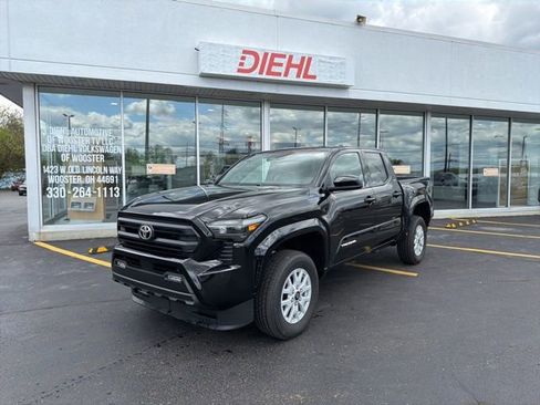 Used 2025 Toyota Tacoma SR5 AWD/4WD image 1