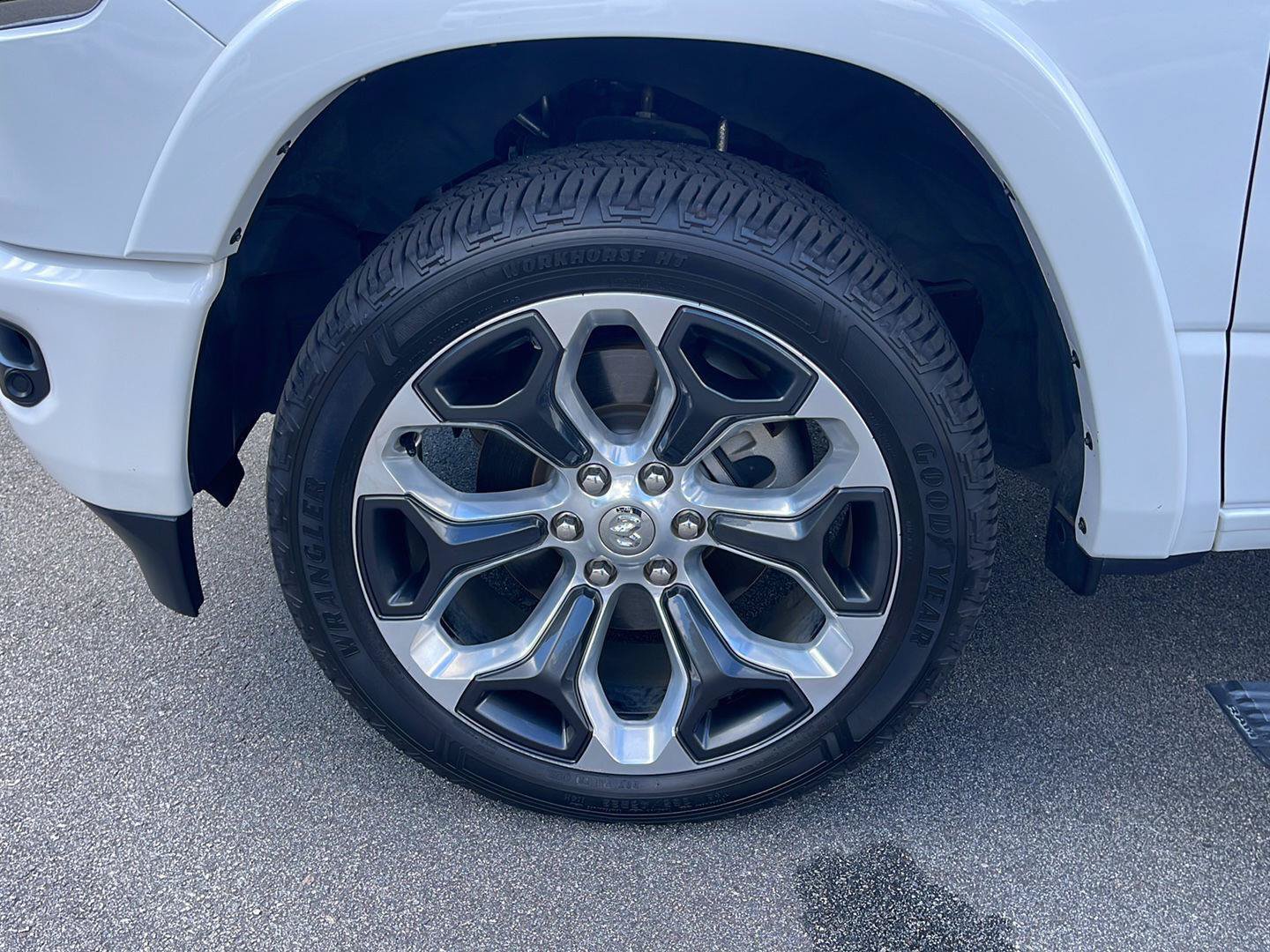 Used 2024 RAM 1500 Limited AWD/4WD image 13