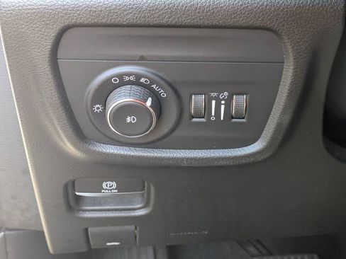 Certified 2022 Jeep Grand Cherokee L Overland w/ Luxury Tech Group IV AWD/4WD image 17
