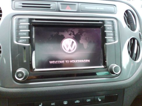 Used 2017 Volkswagen Tiguan Wolfsburg Edition AWD/4WD image 16