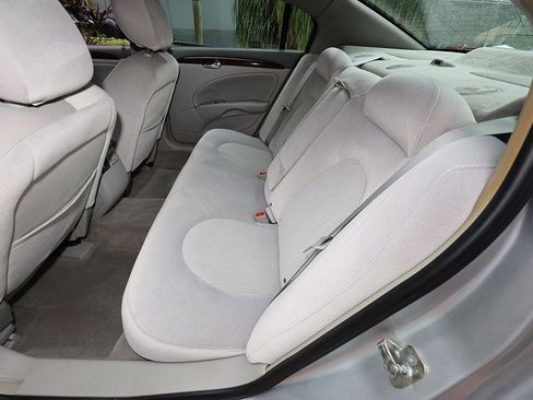 Used 2009 Buick Lucerne CX FWD image 28