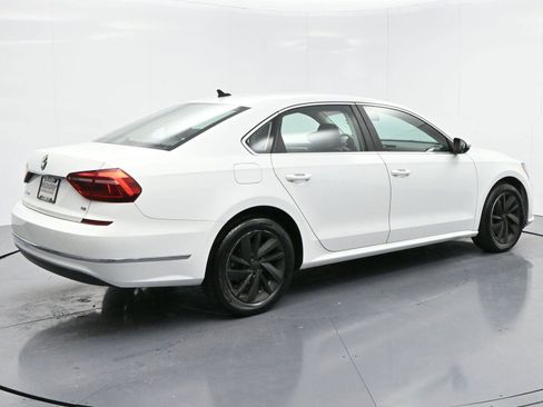 Used 2018 Volkswagen Passat 2.0T SE image 7