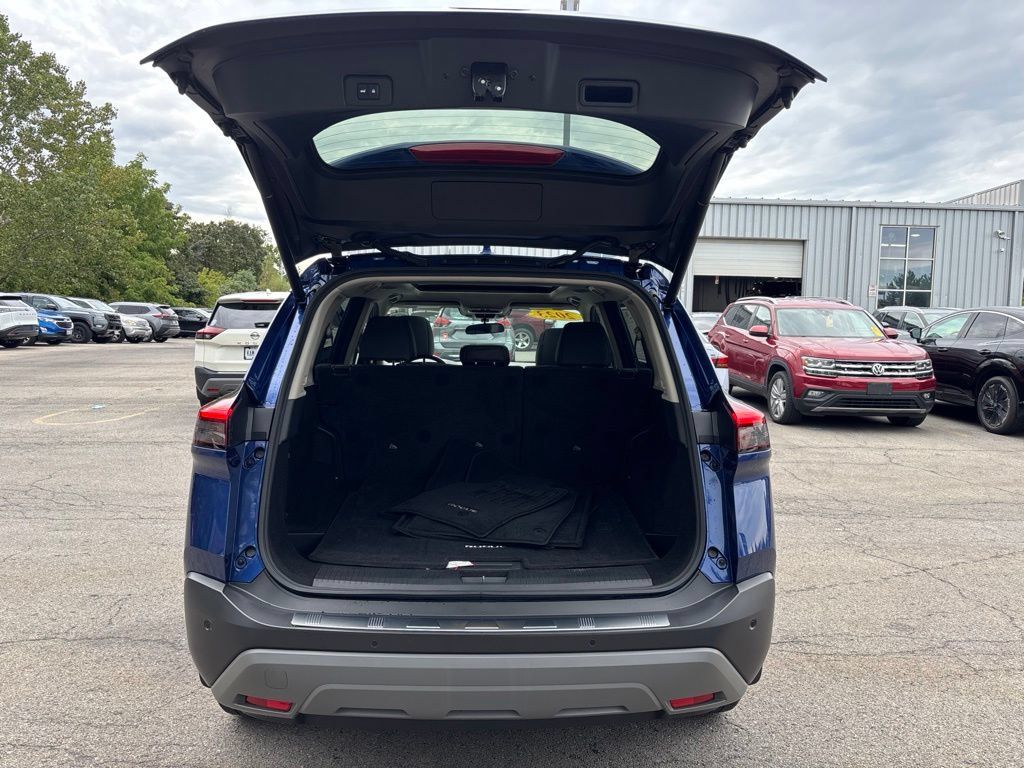 Certified 2023 Nissan Rogue SV w/ SV Premium B Package AWD/4WD image 7