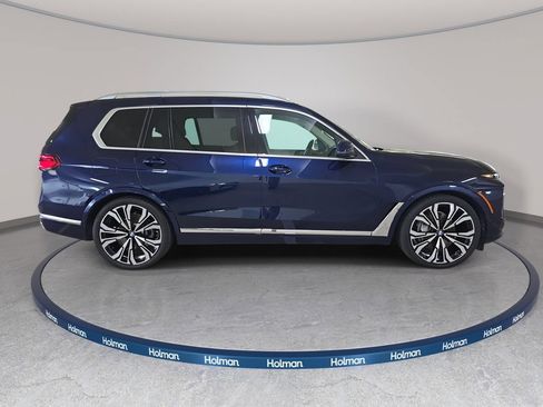 Certified 2025 BMW X7 xDrive40i w/ Premium Package AWD/4WD image 4