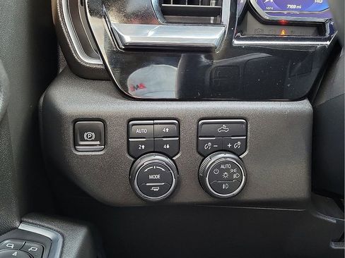 Used 2023 Chevrolet Silverado 1500 LT Trail Boss w/ Protection Package image 14