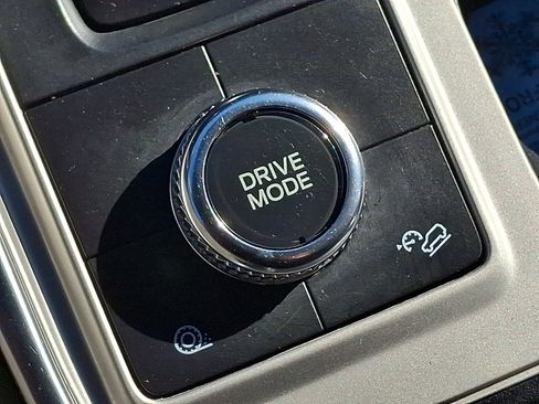 Used 2022 Ford Explorer Limited w/ Equipment Group 301A image 25