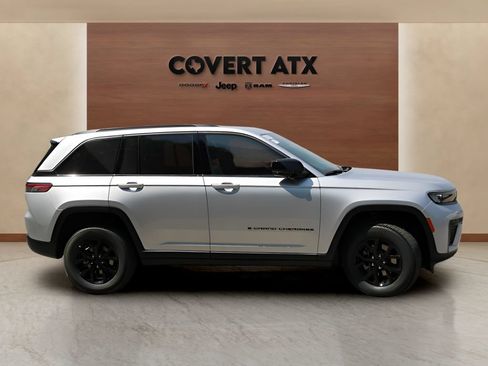 New 2026 Jeep Grand Cherokee Altitude RWD image 6