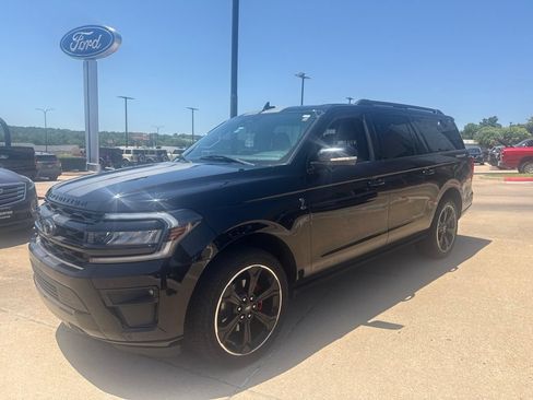 Used 2023 Ford Expedition Max Limited AWD/4WD image 6
