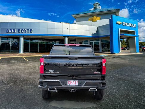 New 2026 Chevrolet Silverado 1500 RST w/ Z71 Off-Road Package AWD/4WD image 4