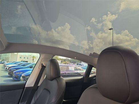 Used 2024 Tesla Model Y Performance AWD/4WD image 24