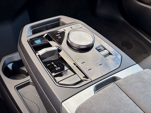 Used 2026 BMW iX xDrive45 w/ M Sport Package image 27