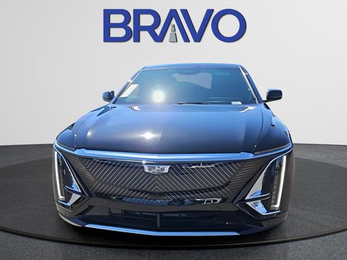 New 2024 Cadillac Lyriq Luxury image 2