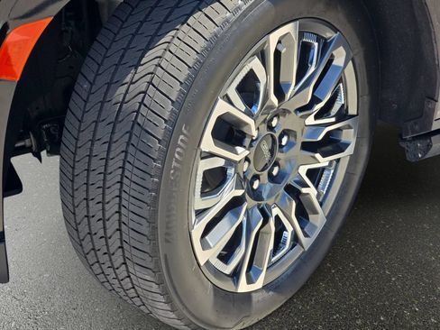Used 2024 GMC Yukon Denali Ultimate AWD/4WD image 38