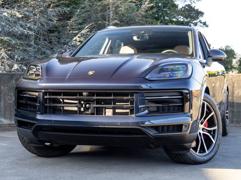 New 2025 Porsche Cayenne S AWD/4WD image 7