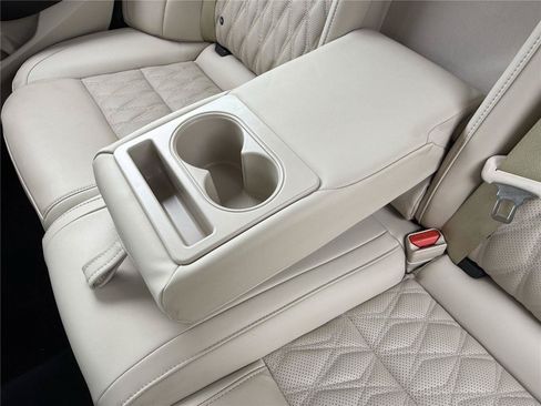 Used 2023 Nissan Maxima Platinum w/ Sport Mat Group FWD image 27