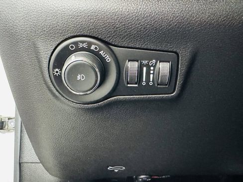 Used 2022 Jeep Compass Limited AWD/4WD image 9
