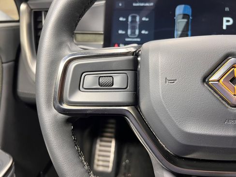 Used 2024 Rivian R1S Adventure image 29