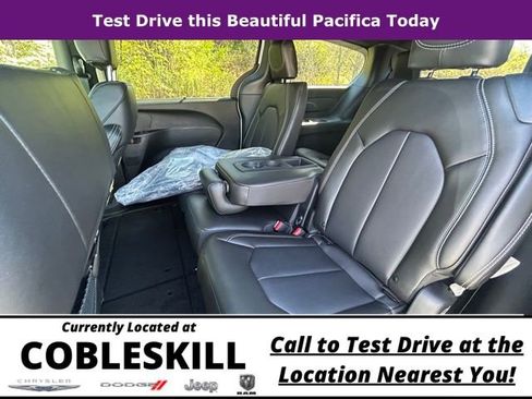New 2026 Chrysler Pacifica Select image 15