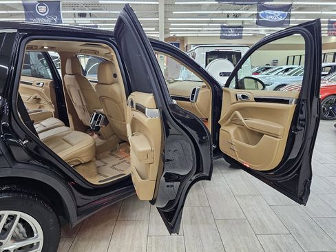 Used 2014 Porsche Cayenne S w/ Comfort Plus Package image 14