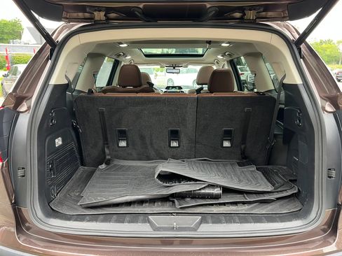 Used 2019 Subaru Ascent Touring AWD/4WD image 32
