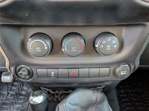 Used 2015 Jeep Wrangler Sport image 22