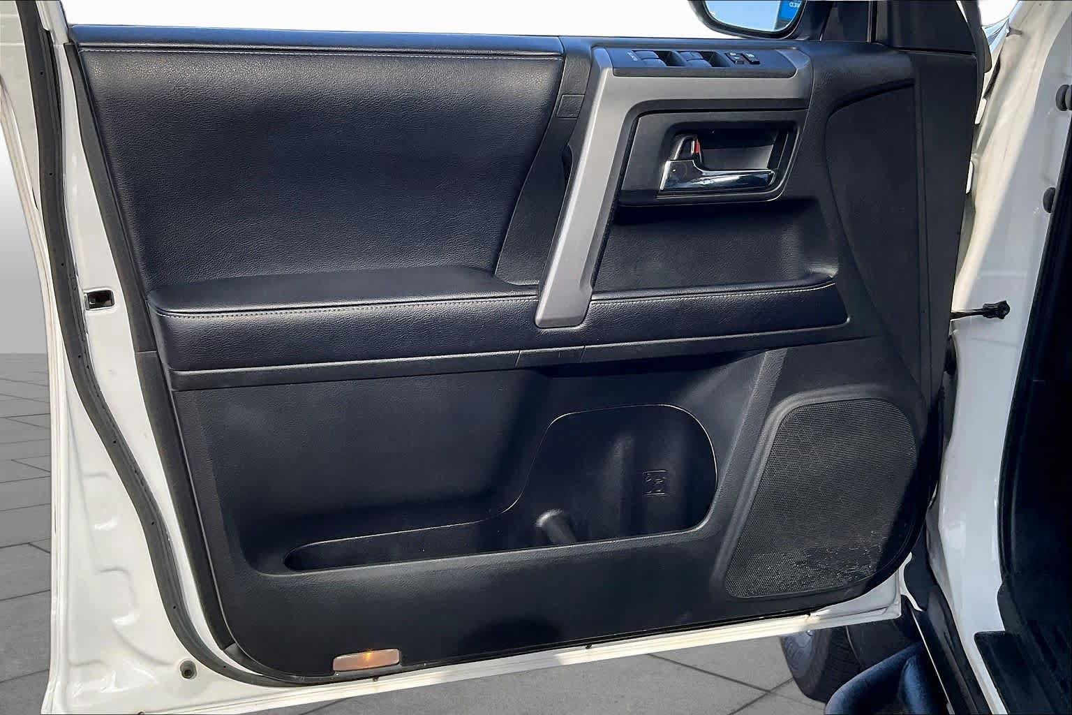 Used 2019 Toyota 4Runner SR5 Premium AWD/4WD image 21