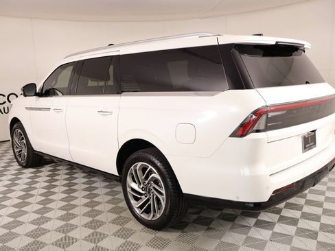 Used 2025 Lincoln Navigator L Reserve AWD/4WD image 25