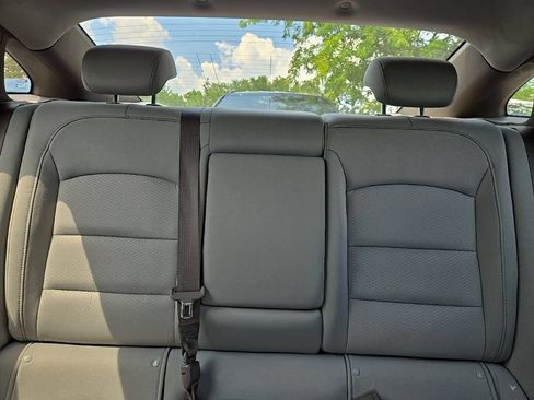 Used 2017 Chevrolet Malibu LT FWD image 29
