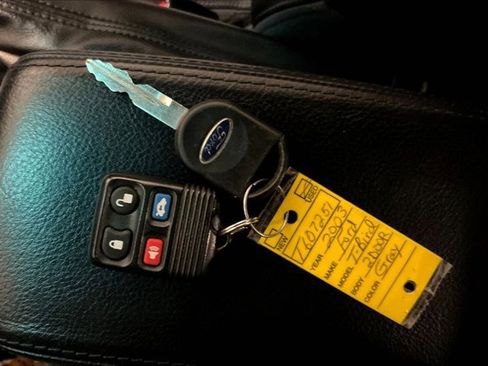 Used 2003 Ford Thunderbird image 11