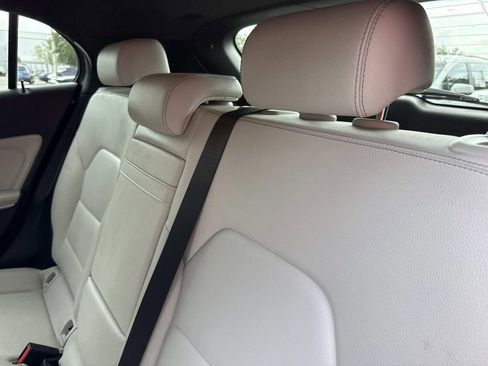 Used 2019 Mercedes-Benz GLA 250 image 15